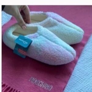 Hometop Pastel Fleece Memory Foam Slippers